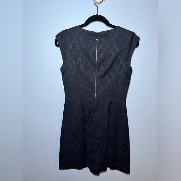 LAUNDRY BY DESIGN WOMENS BLACK DAMASK EMBROIDERY SHORT SLEEVE DRESS. SIZE 2 - Picture 8 of 13